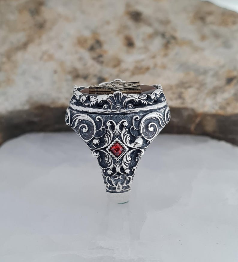 Master Mason Blue Lodge Ring - Garnet Zircon Compass & Square - Bricks Masons