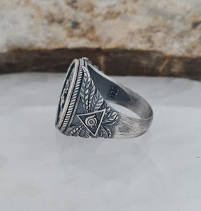 Master Mason Blue Lodge Ring - Square and Compass - Bricks Masons