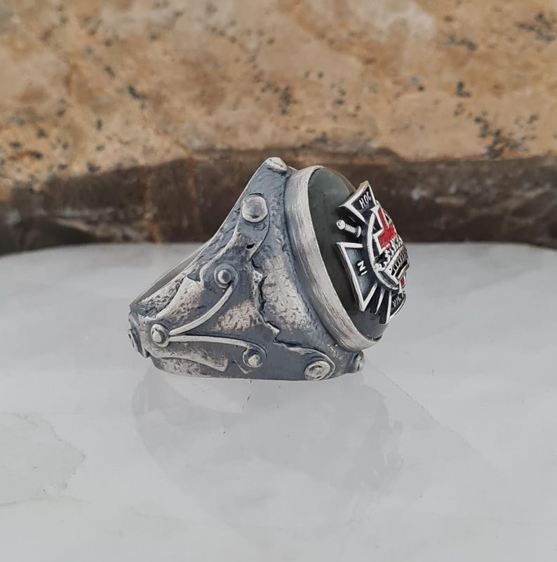 Sterling Silver Knights Templar Ring with Labradorite – In Hoc Signo Vinces Cross - Bricks Masons