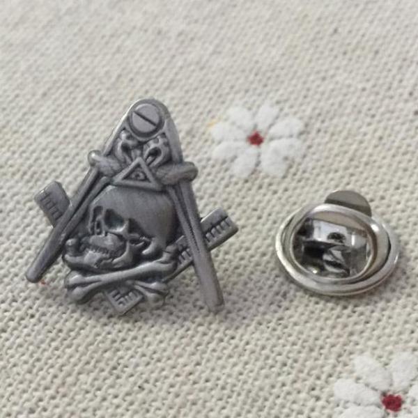 Skull and Crossbones Widow's Son Square and Compass Masonic Lapel Pin - Bricks Masons